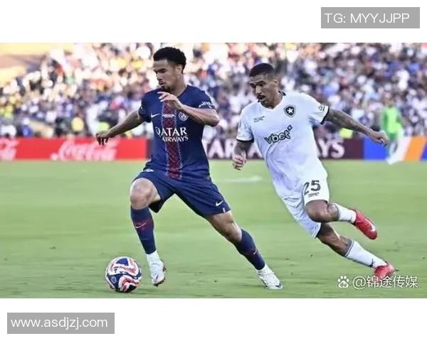 各大联赛争相报价足球明星引发转会市场热潮分析