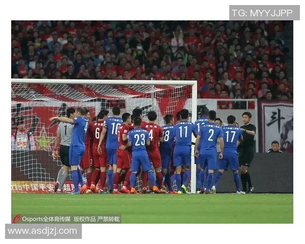 追逐足球明星的辉煌瞬间与成功背后的故事揭秘